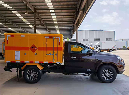 曾都爆破器材运输车